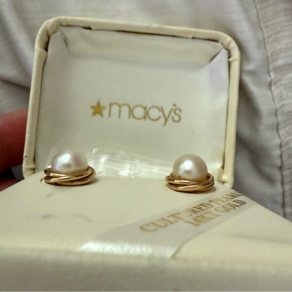 14K Gold Cultured Pearl Love Knot Stud Earrings 7mm - Picture 3 of 10